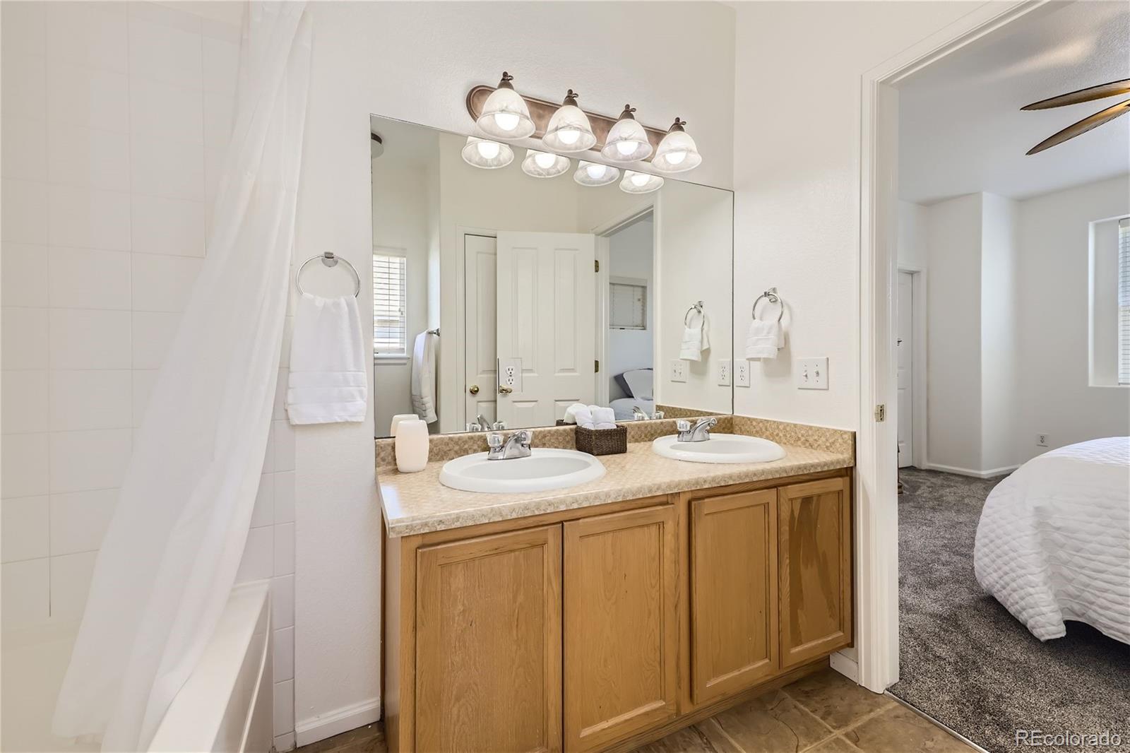 14700 E 104th Avenue 3106