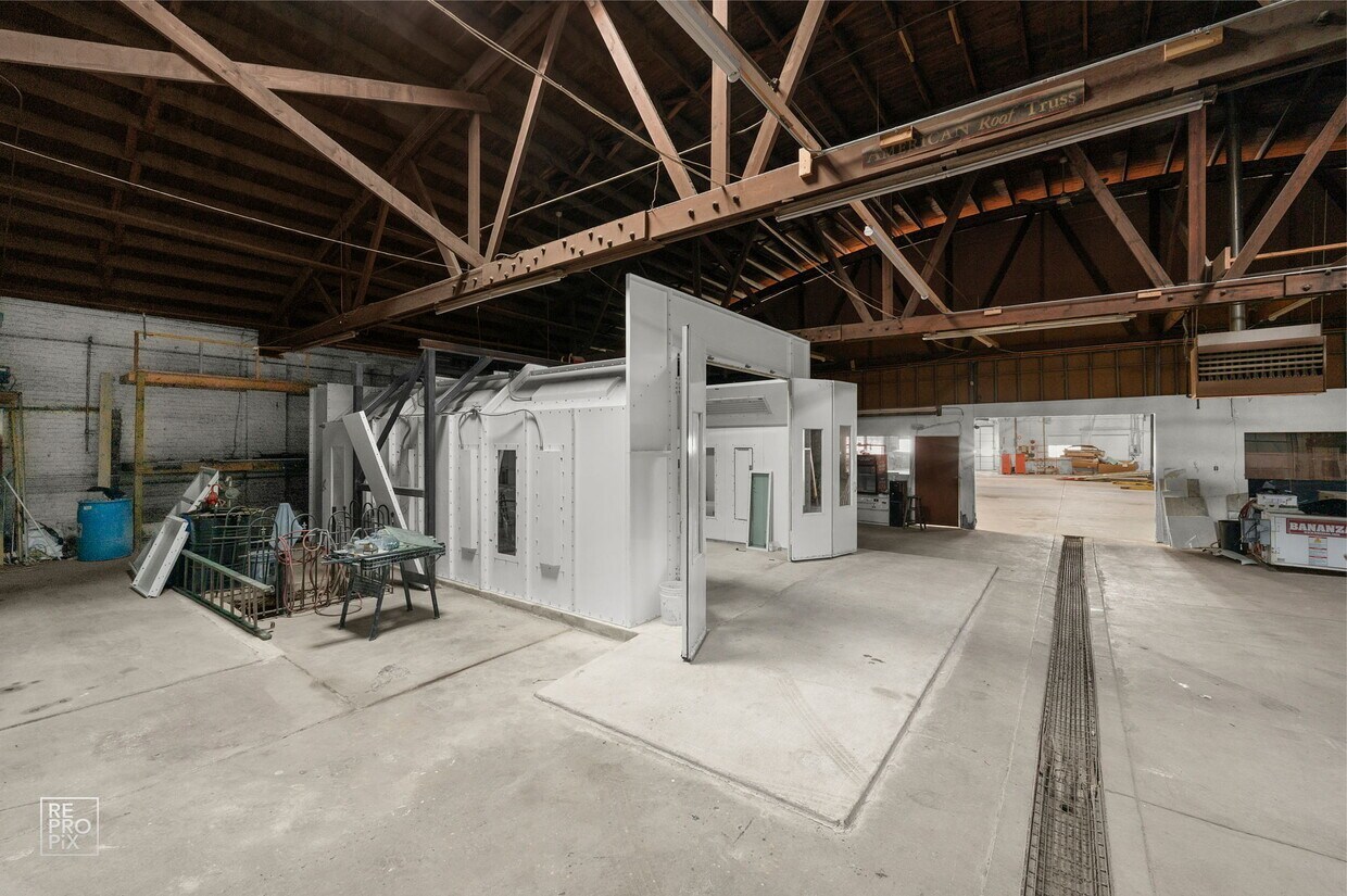 1123 W Catalpa Avenue