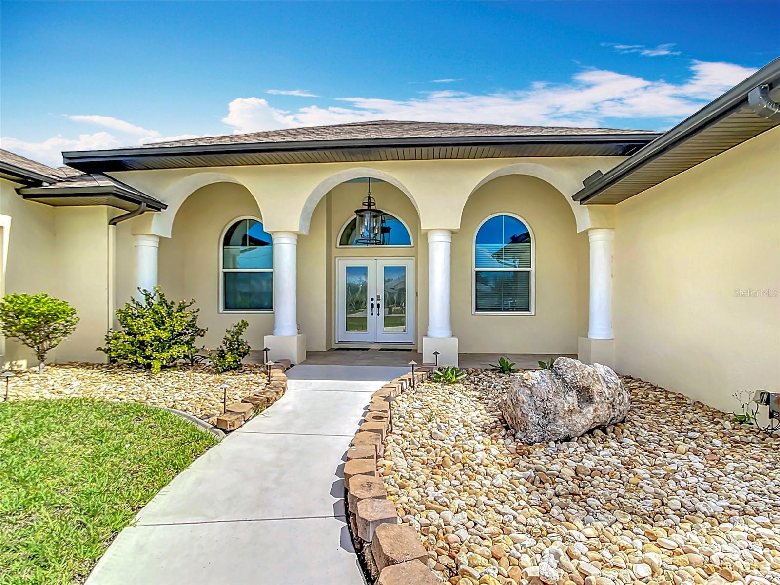 613 Boundary Boulevard