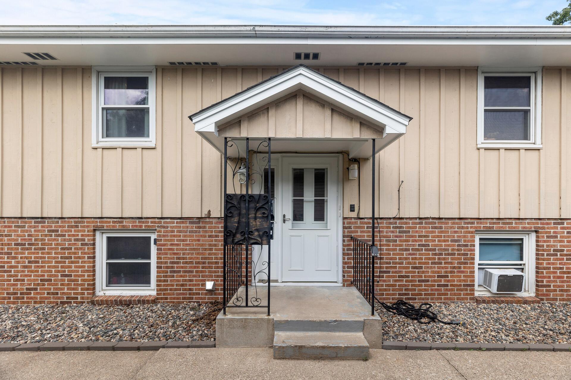 232 Douglas Street E