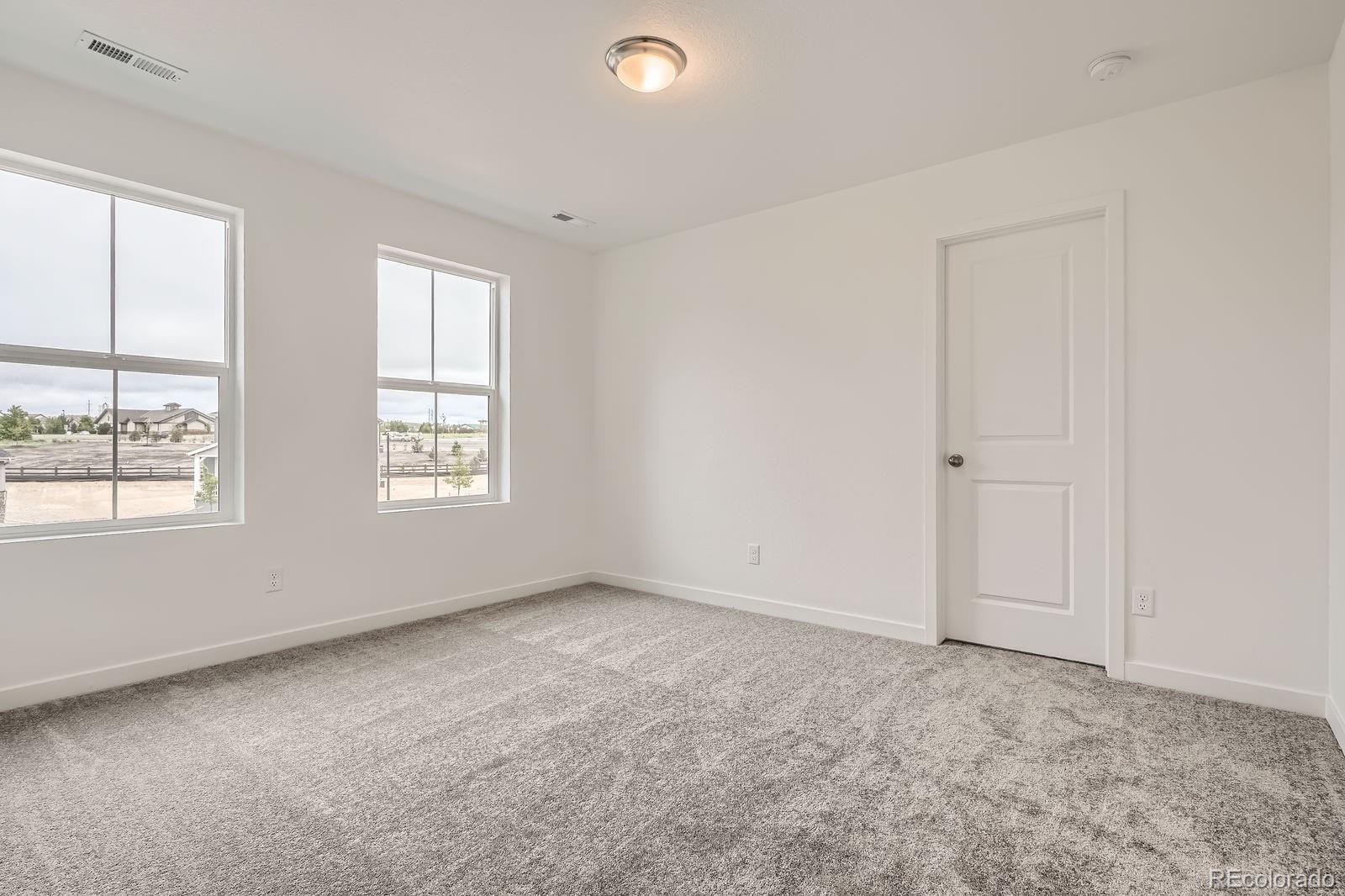 11039 Snowdon Street