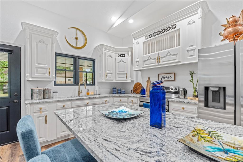 427 W Walnut Street