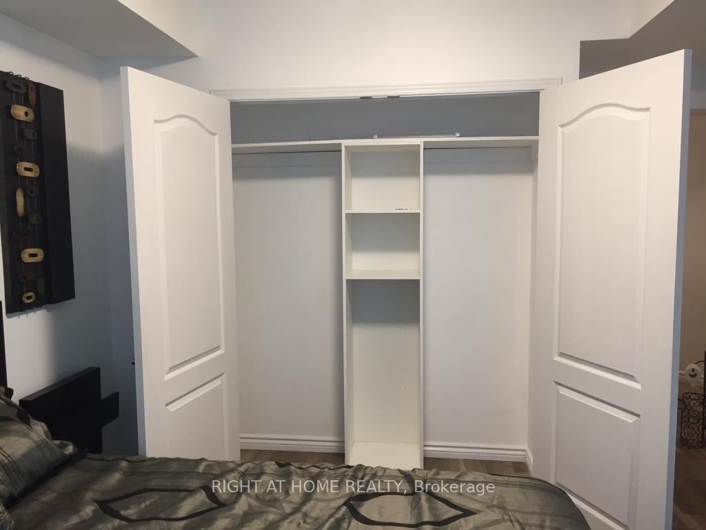 263 W Wellington St 705