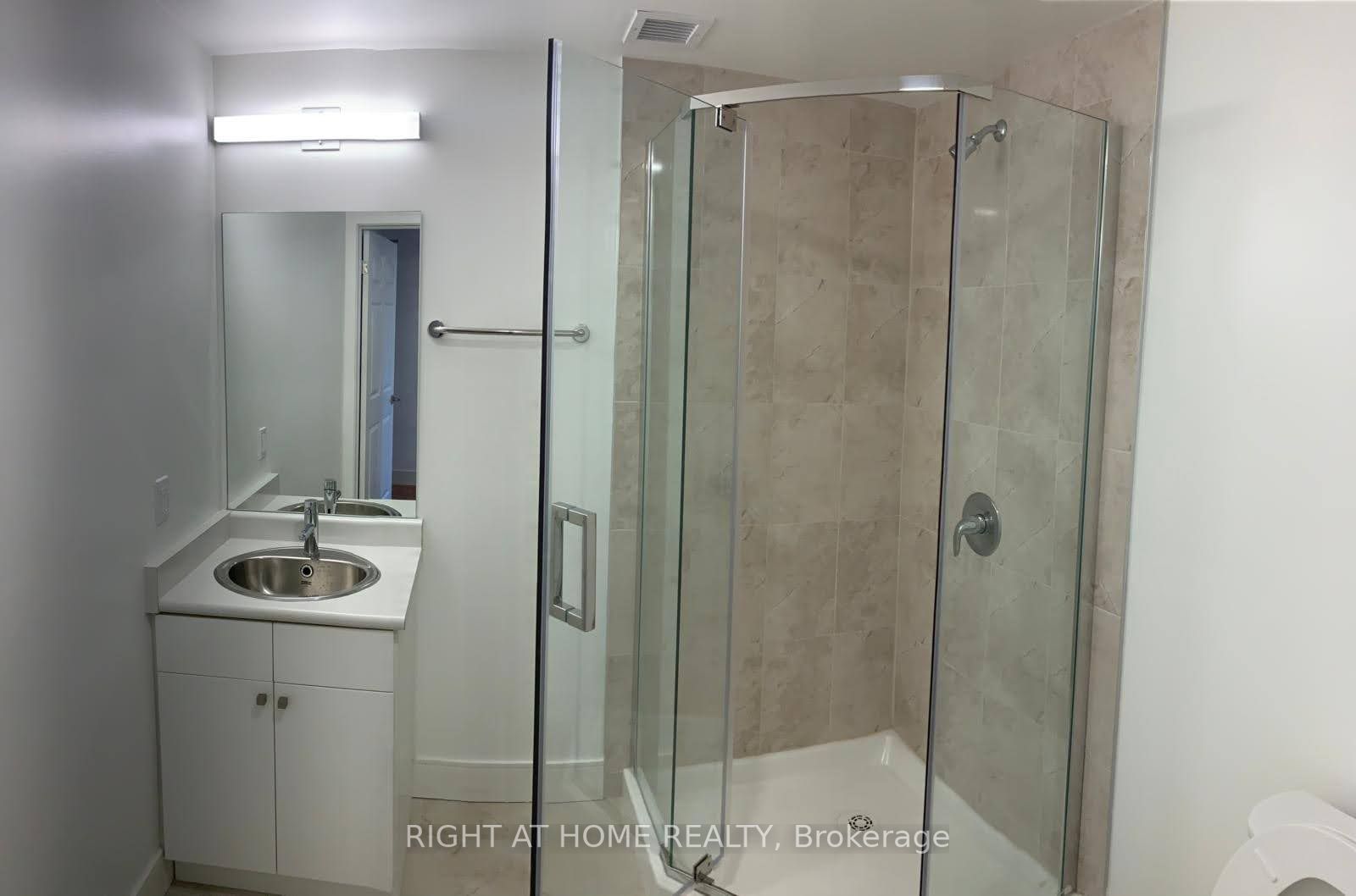 1 Wellington St 308