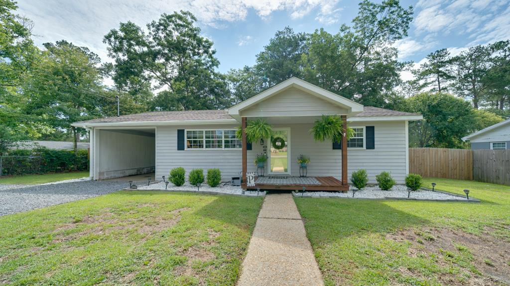 Charming, well maintained, recently updated and move-in ready home in a great location, with close proximity to historic downtown Cairo.  With many new updates, including light fixtures, stove, dishwasher, kitchen hardware and backsplash, you'll be ready to host on day one!  Outside provides great new landscaping, French drains, patio and a 6 foot privacy fence to enjoy the great outdoors.  Call you favorite realtor for a tour today.