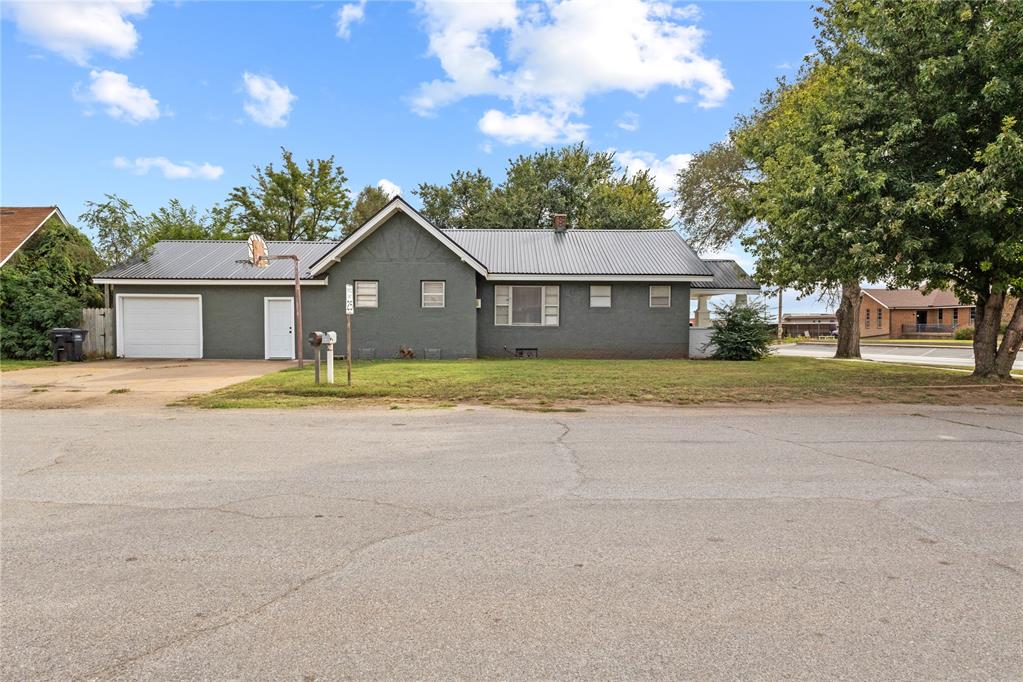 588 N Arapaho Avenue