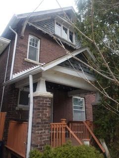 94 Barrington Ave Upper