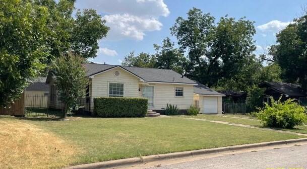 2332 Glencrest Drive, Fort Worth, TX image