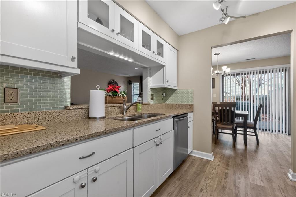 1512 Colonnade Drive