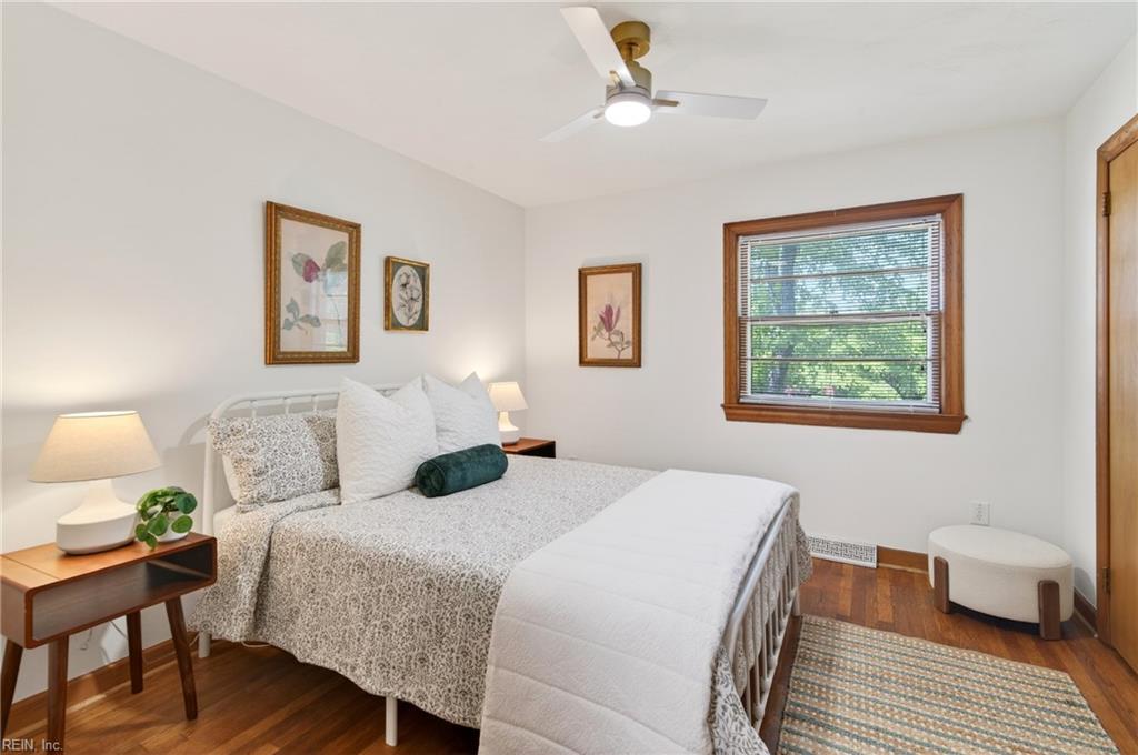 2 Larchmont Crescent