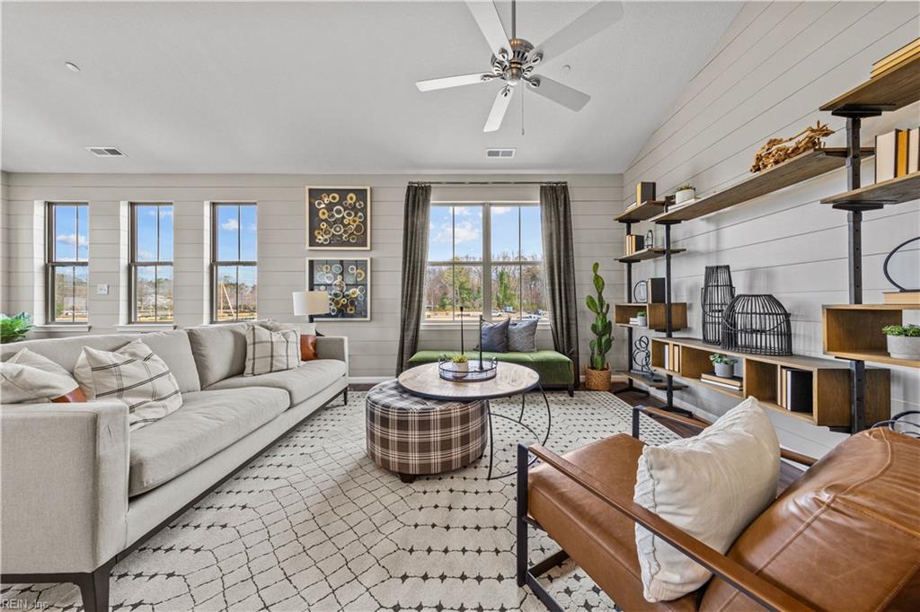 MM Allure Model @ Watermark