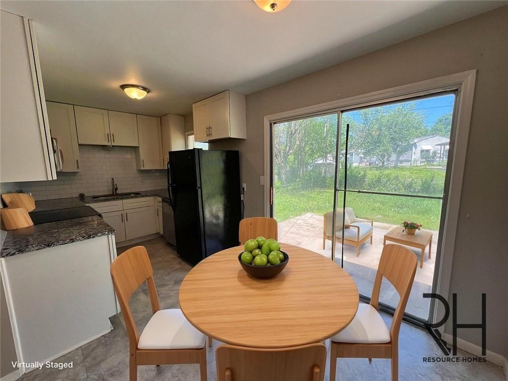 3407 S Claremont Avenue