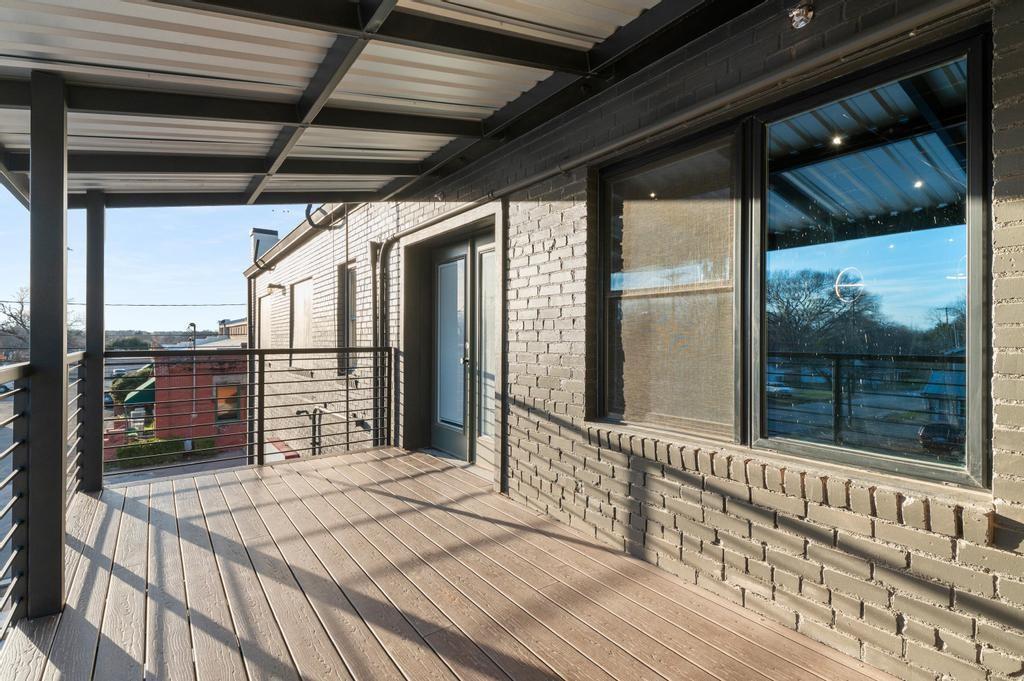 330 W Lamar Street 202