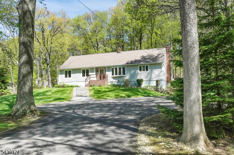 90 Russling Rd