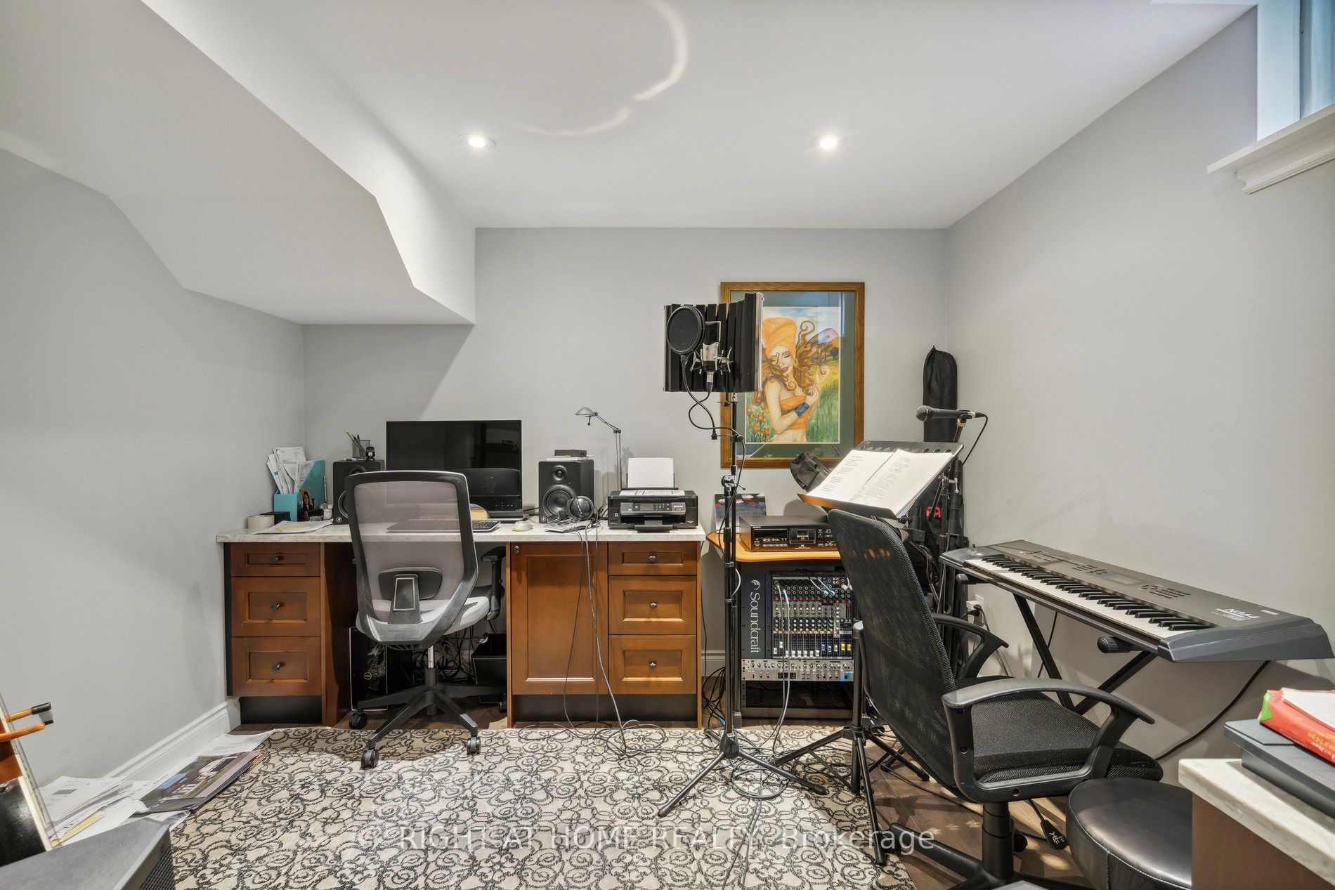 220 National Dr