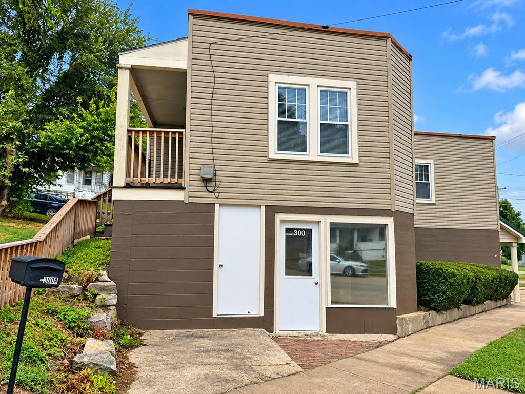 300 Grand Avenue