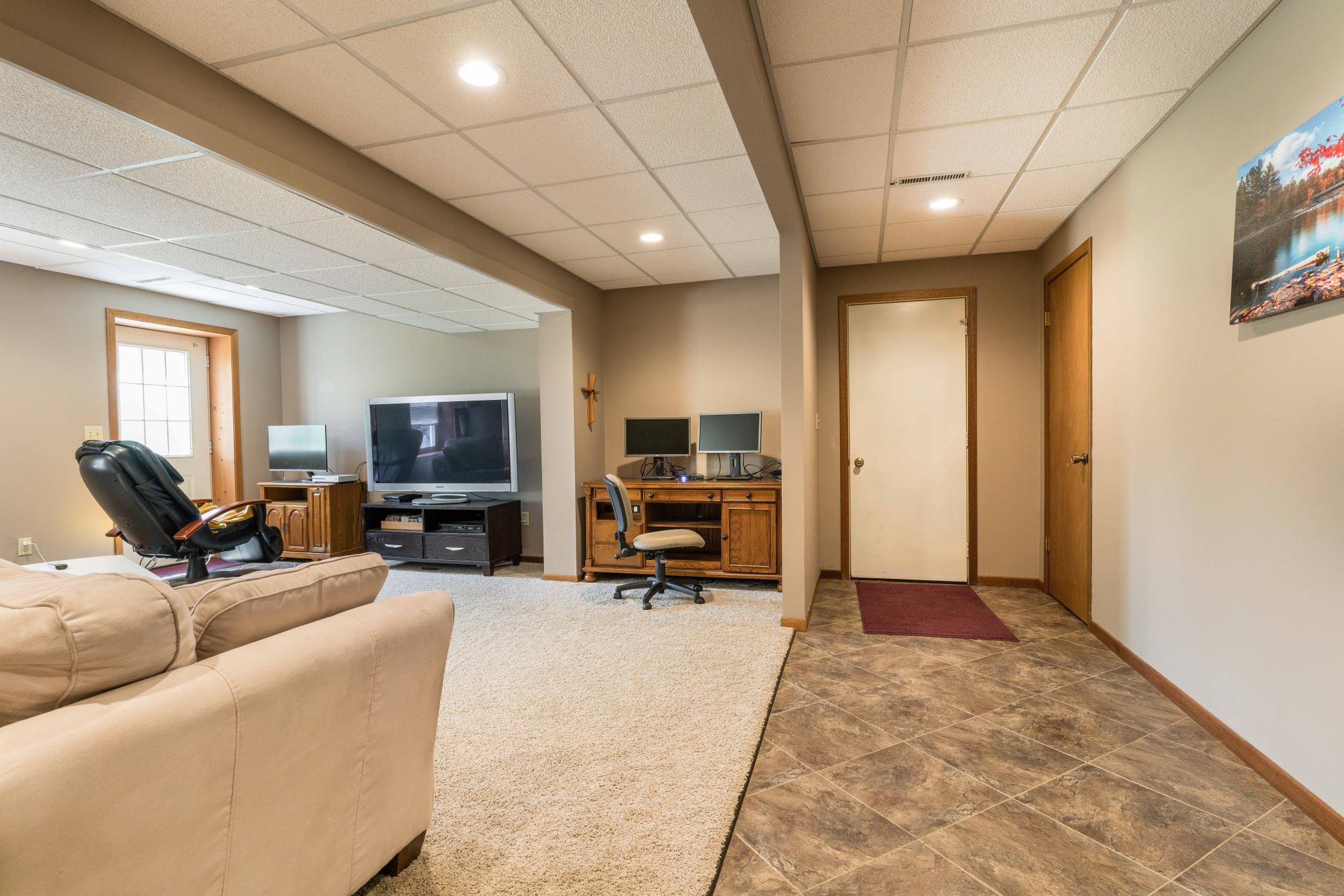 18739 County Highway 33