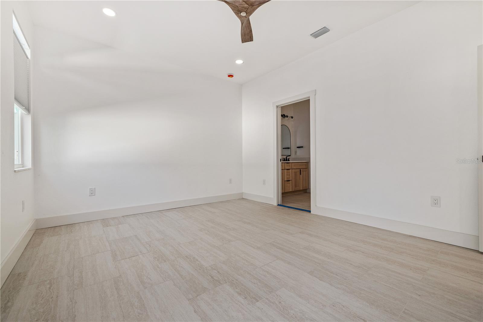 2727 W Chestnut Street