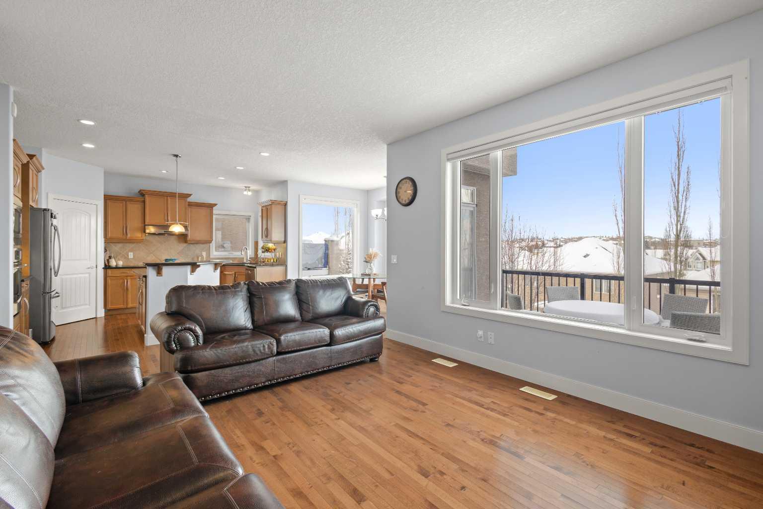 86 Royal Ridge Mount NW