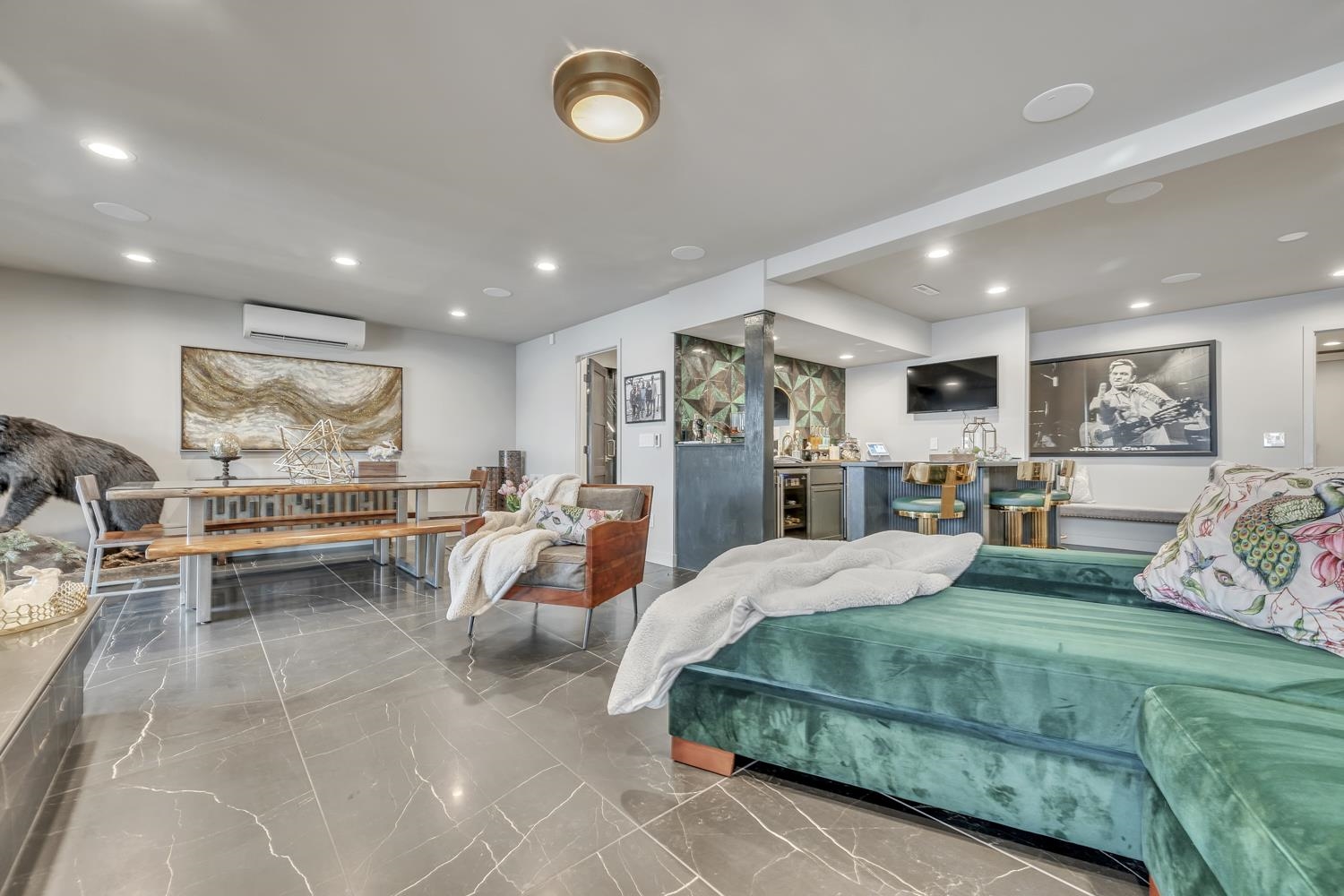 1001 Oak Place