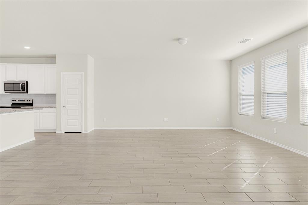 949 Ravenwood Lane