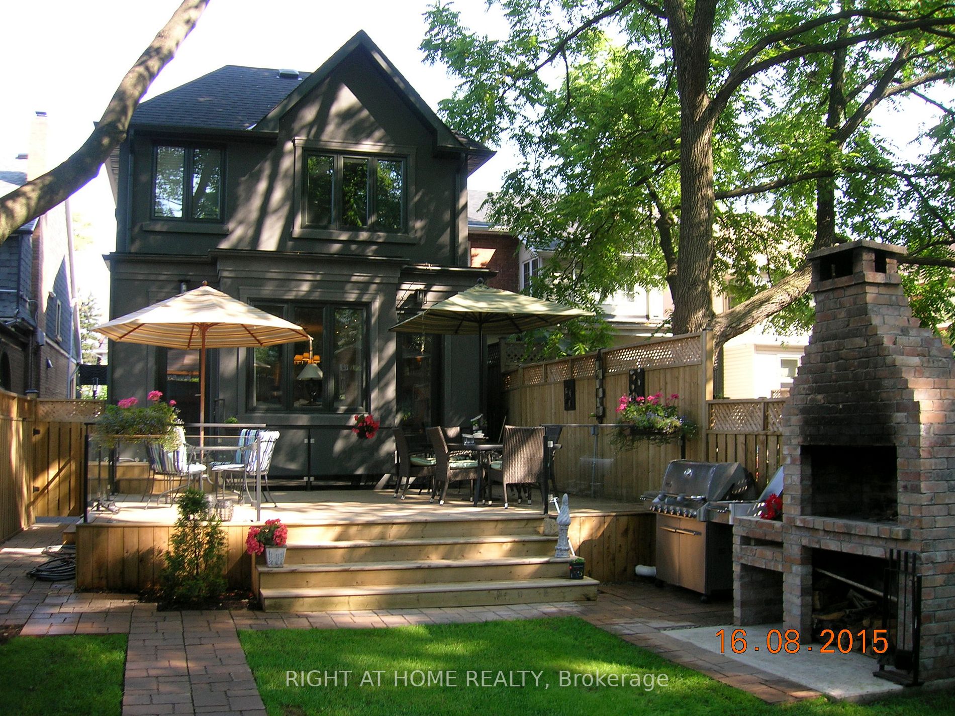 55 Stibbard Ave