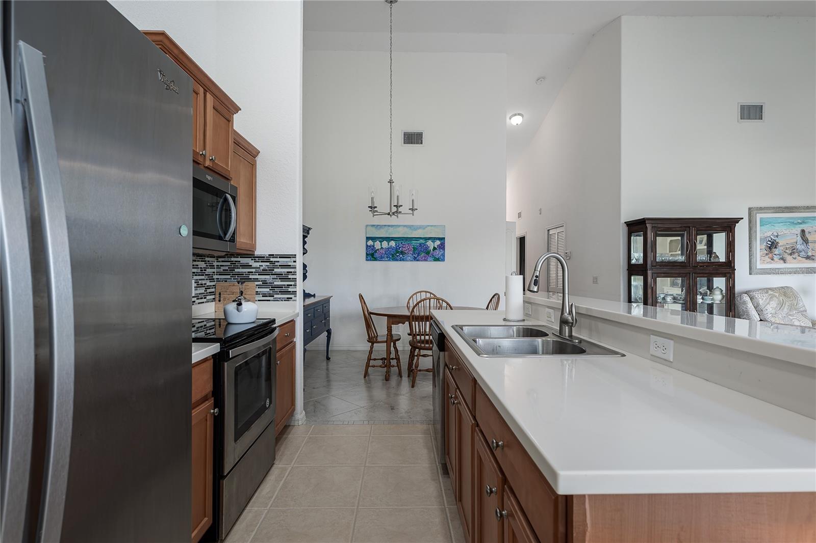 803 Fairwaycove Lane 206