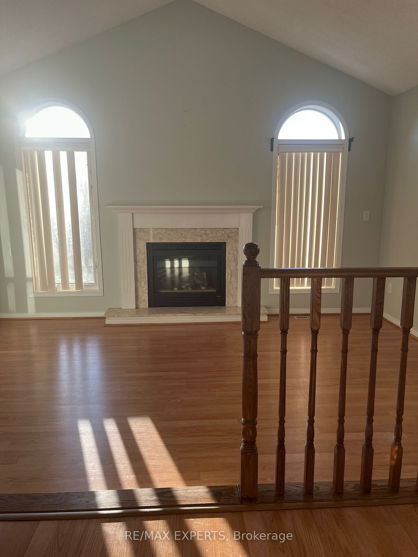 546 Aldershot Dr