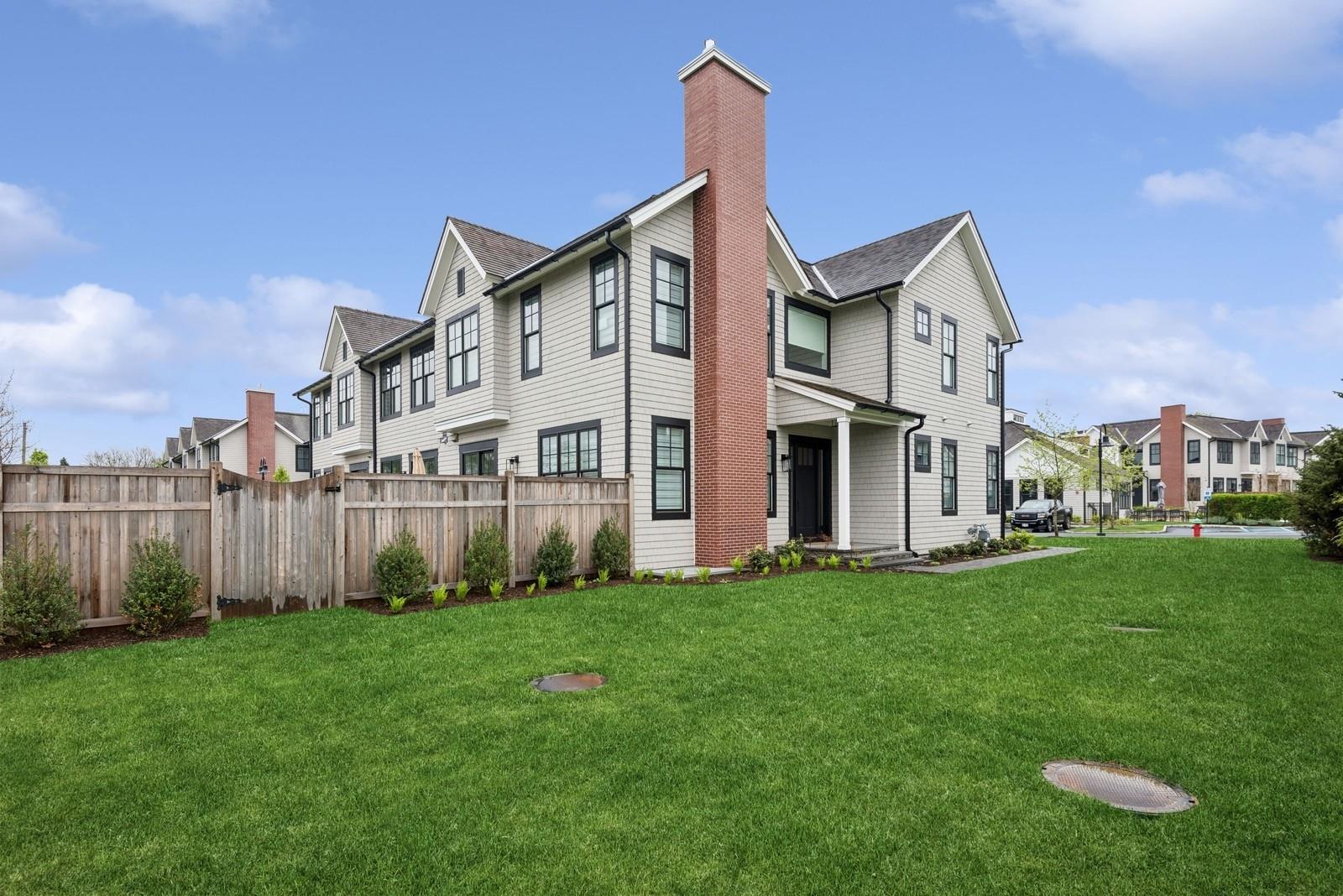 8 Magnolia Drive 2A