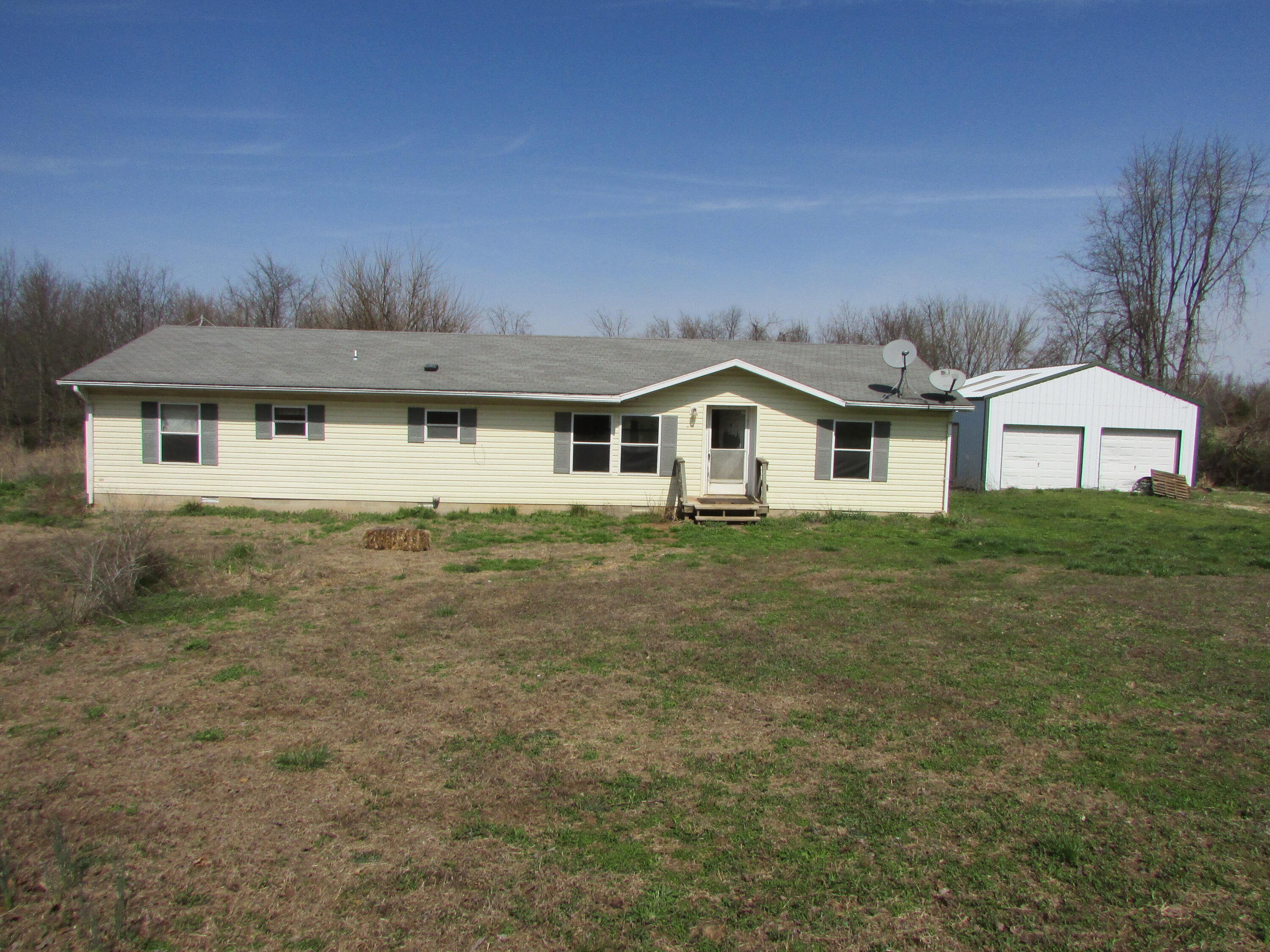 14057 W Farm Road 174