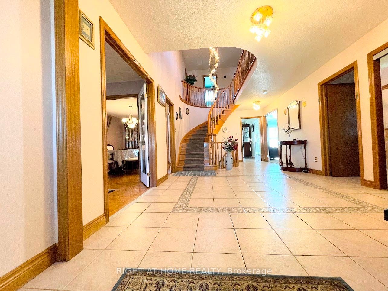 164 Saddle Tree Cres