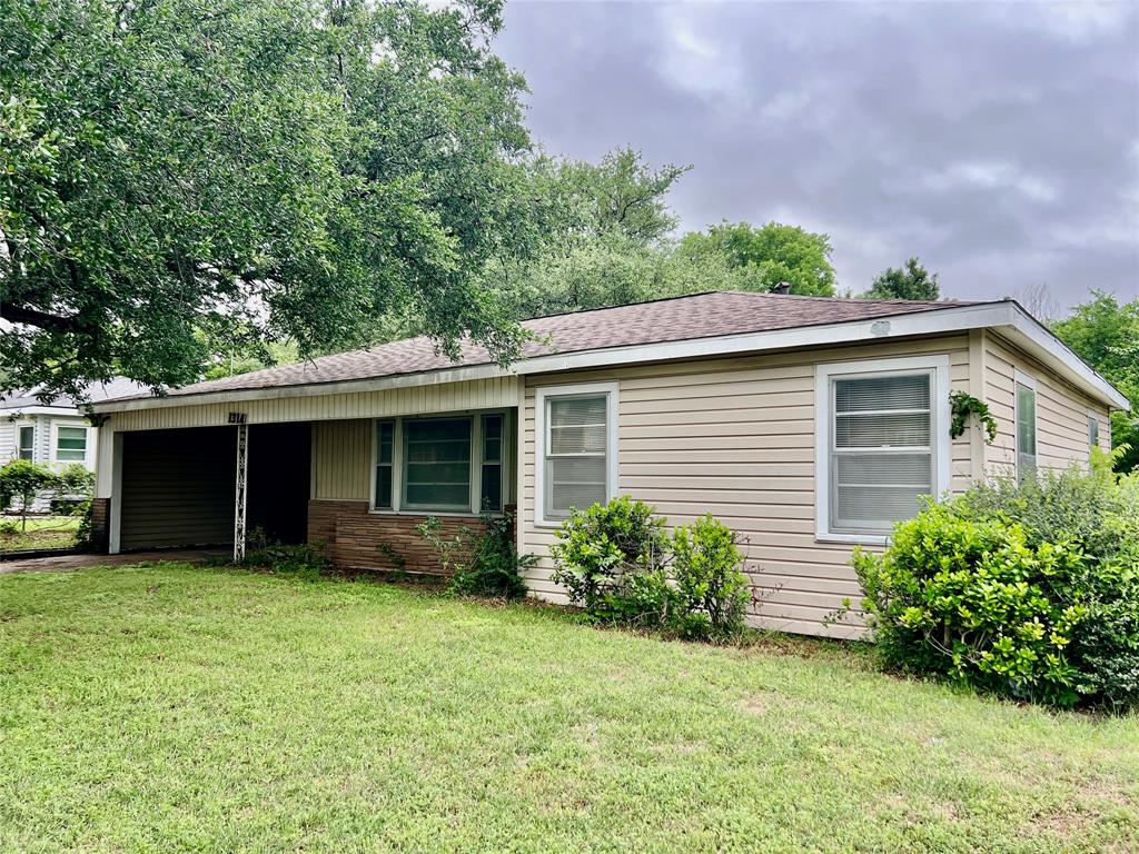 1314 W Water Street , Weatherford, TX, 