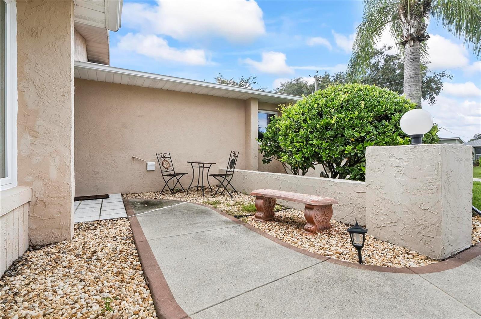 15 Clarendon Court S