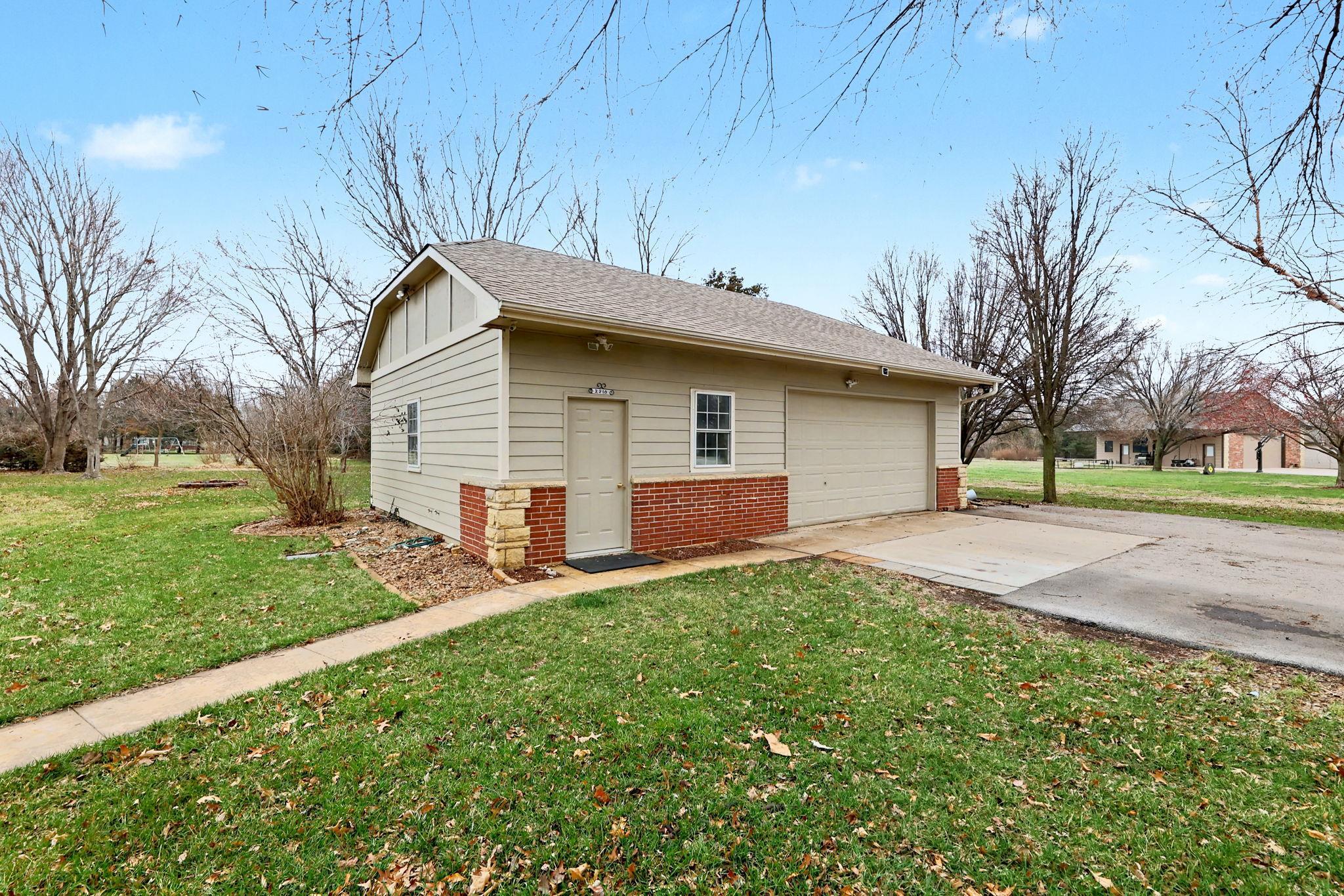 2318 N Cedar Downs Ln