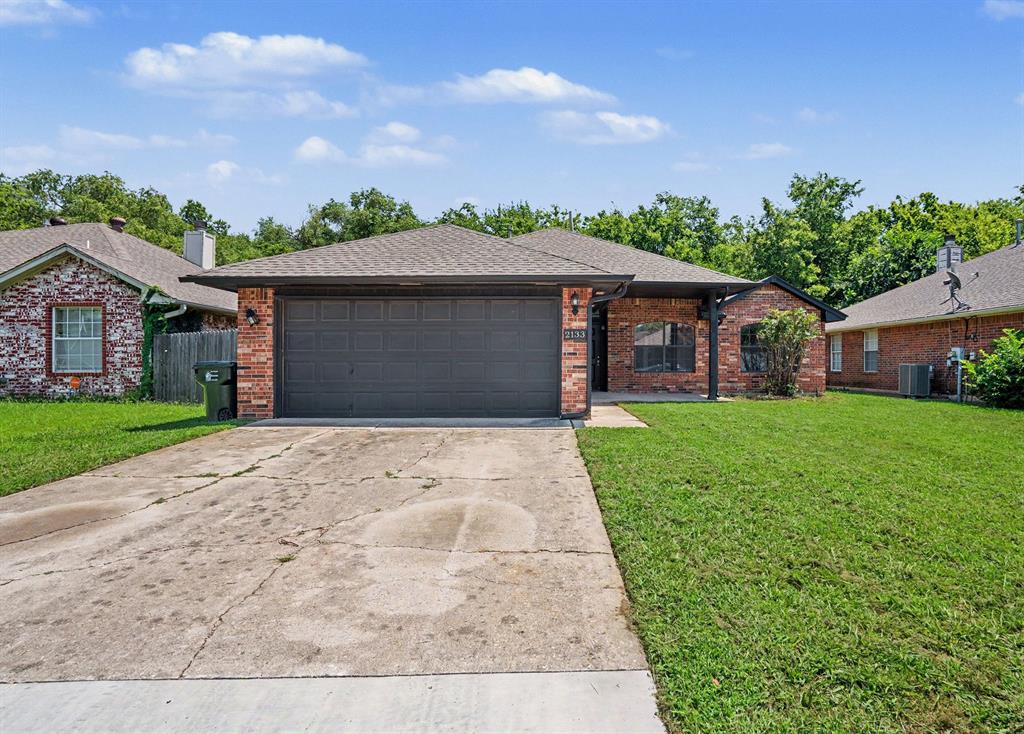 Come see this move in ready home... 3 bed, 2 bath, 2 car garage with updates including new carpet, paint, plank flooring, along with newer roof and appliances. Located in the Norman School district and just a minute away from shopping and dining area of Norman, 10 mins from OU campus. come see this one today