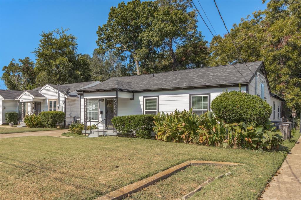 3119 Bertrand Avenue