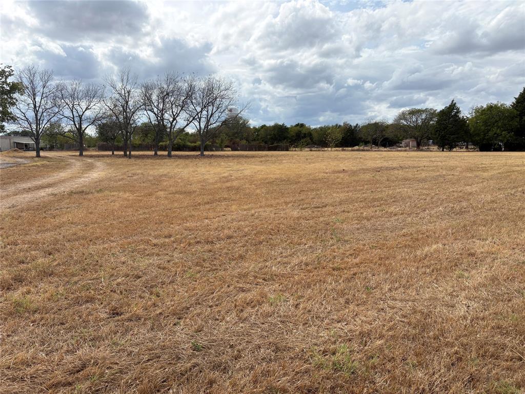 Great Opportunity with a tremendous amount of road frontage with this nearly 3 acre lot (2.88 acres) in the heart of Commerce. Busy street and just off Hwy 11 for great access.  This lot has many opportunities such as homes, multi family, business or great investment tract for the future. Buyer to verify zoning and building restrictions with the city. New survey is avaiable.