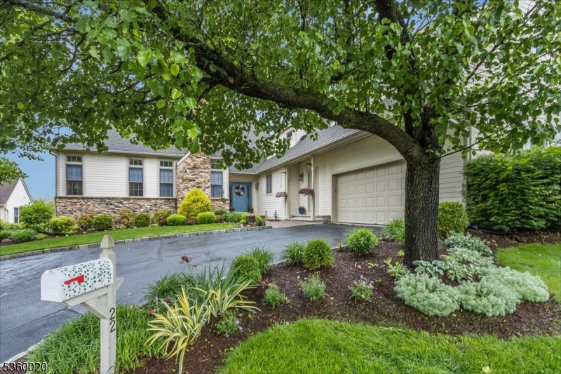 22 Troon Dr