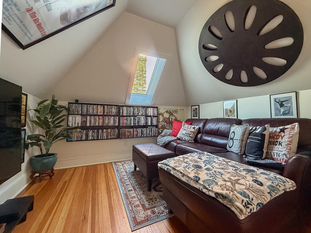 212 Bay Ave 9A