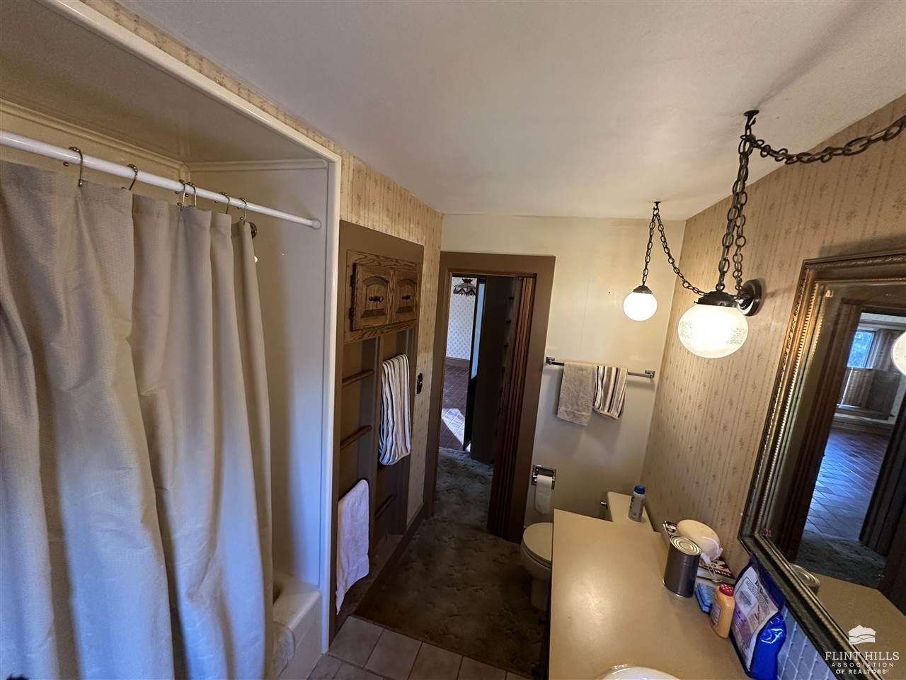 7100 Tuttle Creek Boulevard