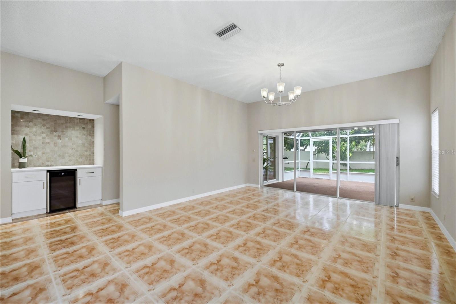 4738 Dundee Drive
