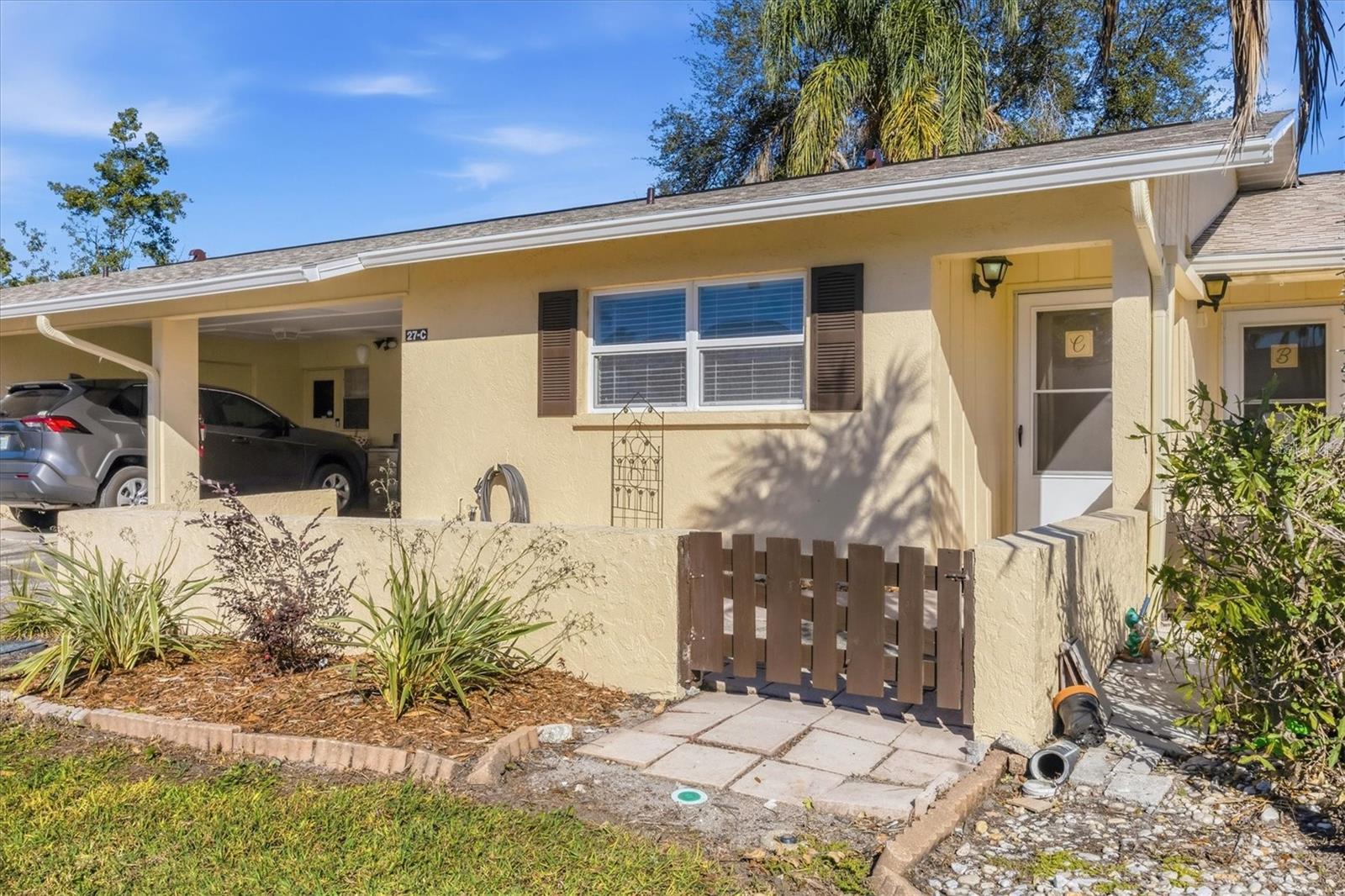 390 301 Boulevard W 27C