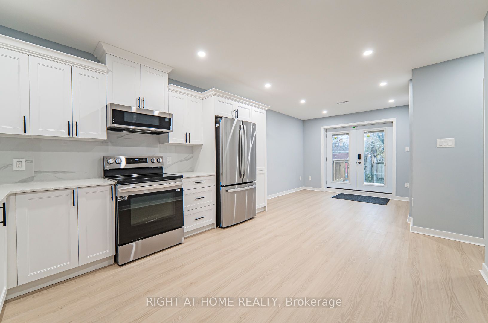 250 Beechy Dr Main Fl