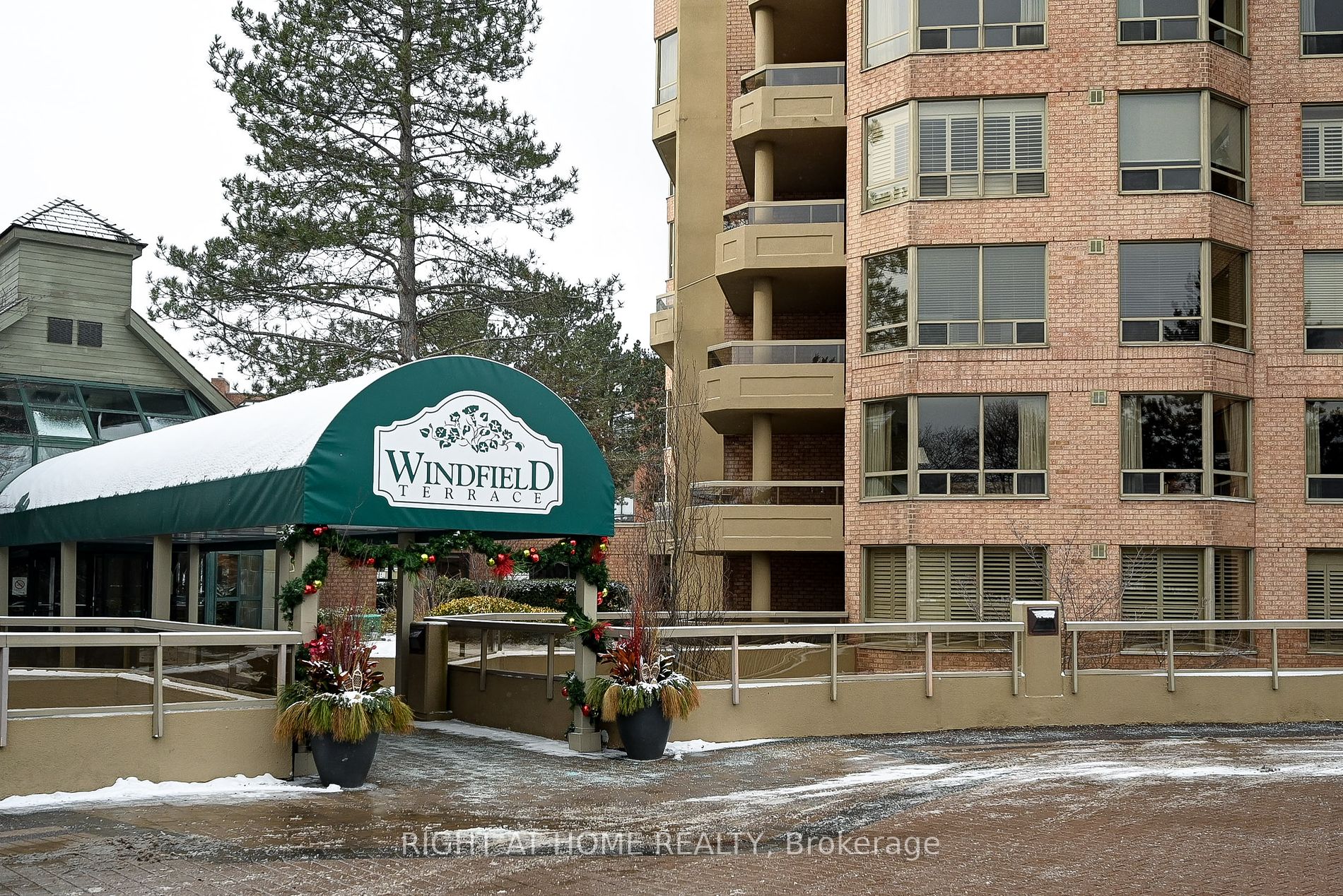 1210 Don Mills Rd 223