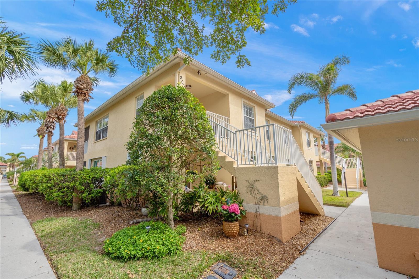 203 Casa Del Lago Way 203