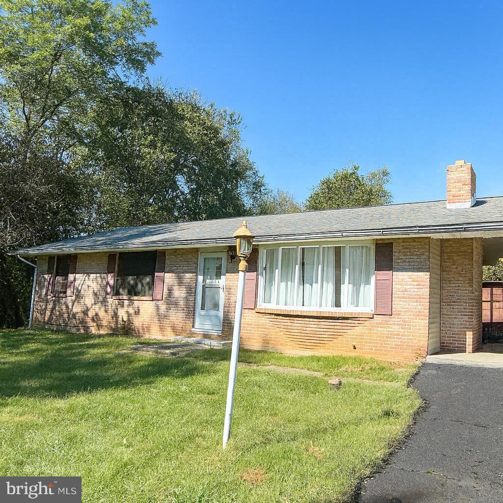 FOR RENT – Dream Living in Cumberland County! Looking for space, privacy, and convenience? This detached home offers it all! With plenty of land to enjoy, free water included, and a peaceful setting, it’s the perfect place to unwind while staying close to everything you need. Located in the sought-after Cumberland Valley, this home provides the comfort of private living with easy access to shopping, dining, and major routes. Move-in ready and waiting for its next amazing tenants to make it their home sweet home! Schedule your private tour today!