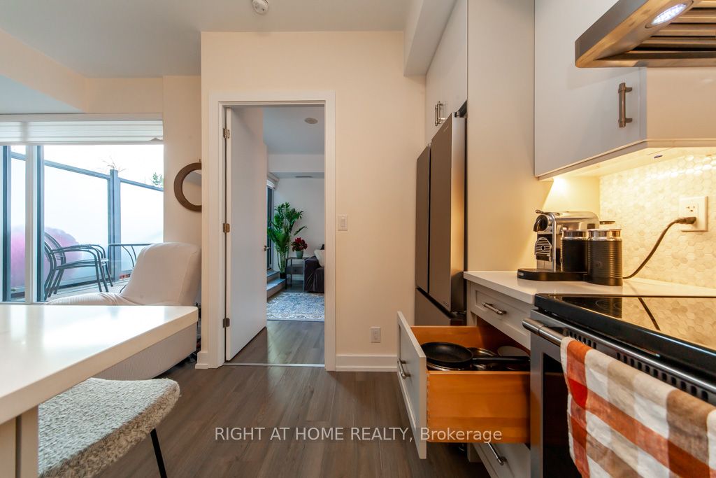 6 Parkwood Ave 317