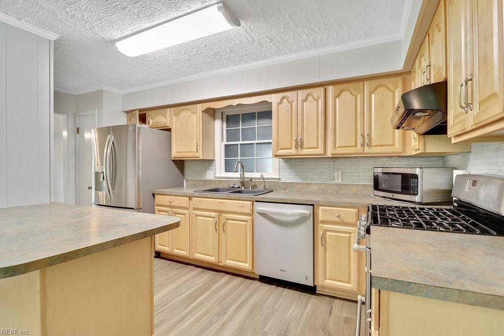 212 Pinewood Drive