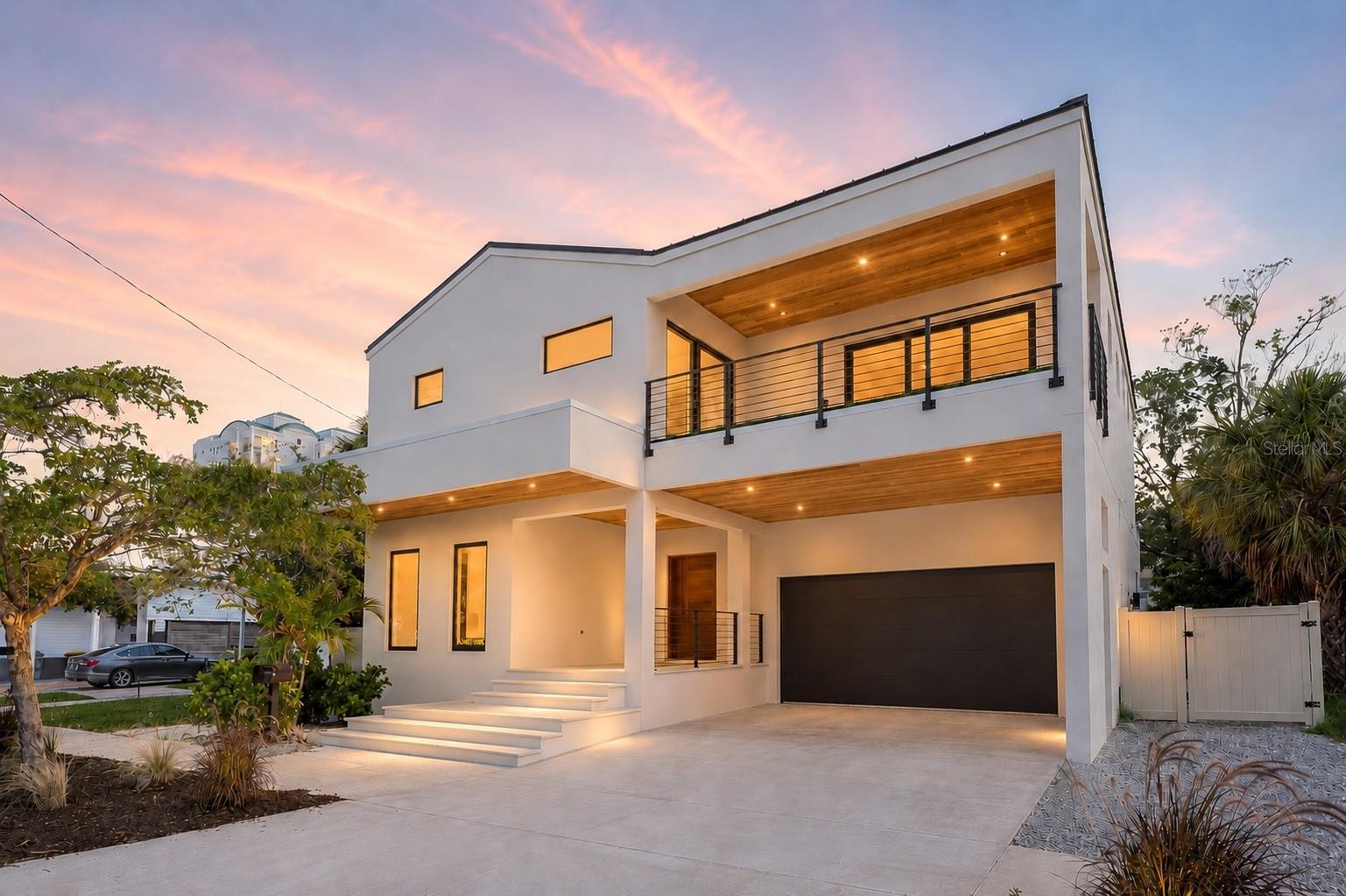 1681 Oak Street, Sarasota, FL