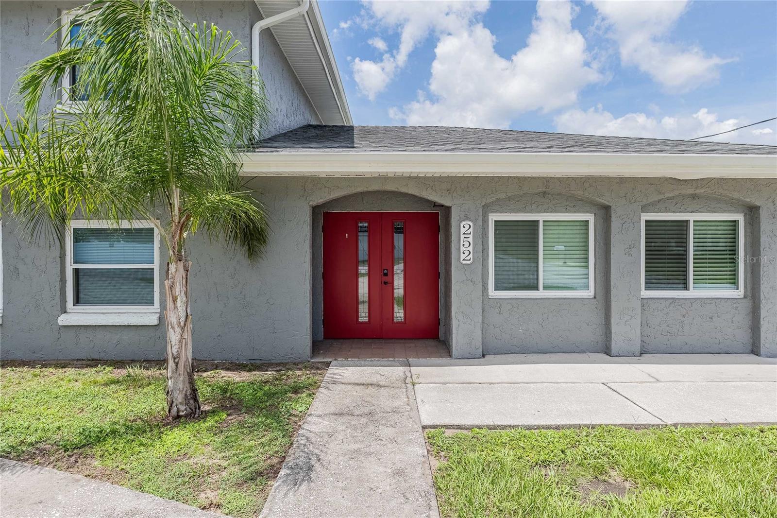 252 W Brookins Avenue